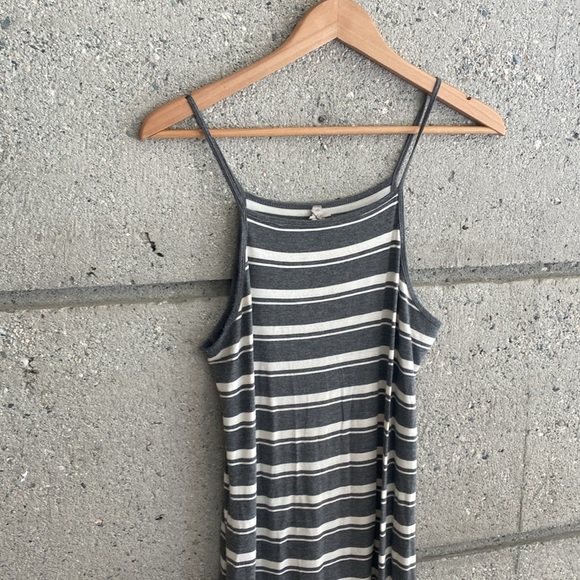 🤍 Jo&Co Gray & cream striped dress - Picture 3 of 6